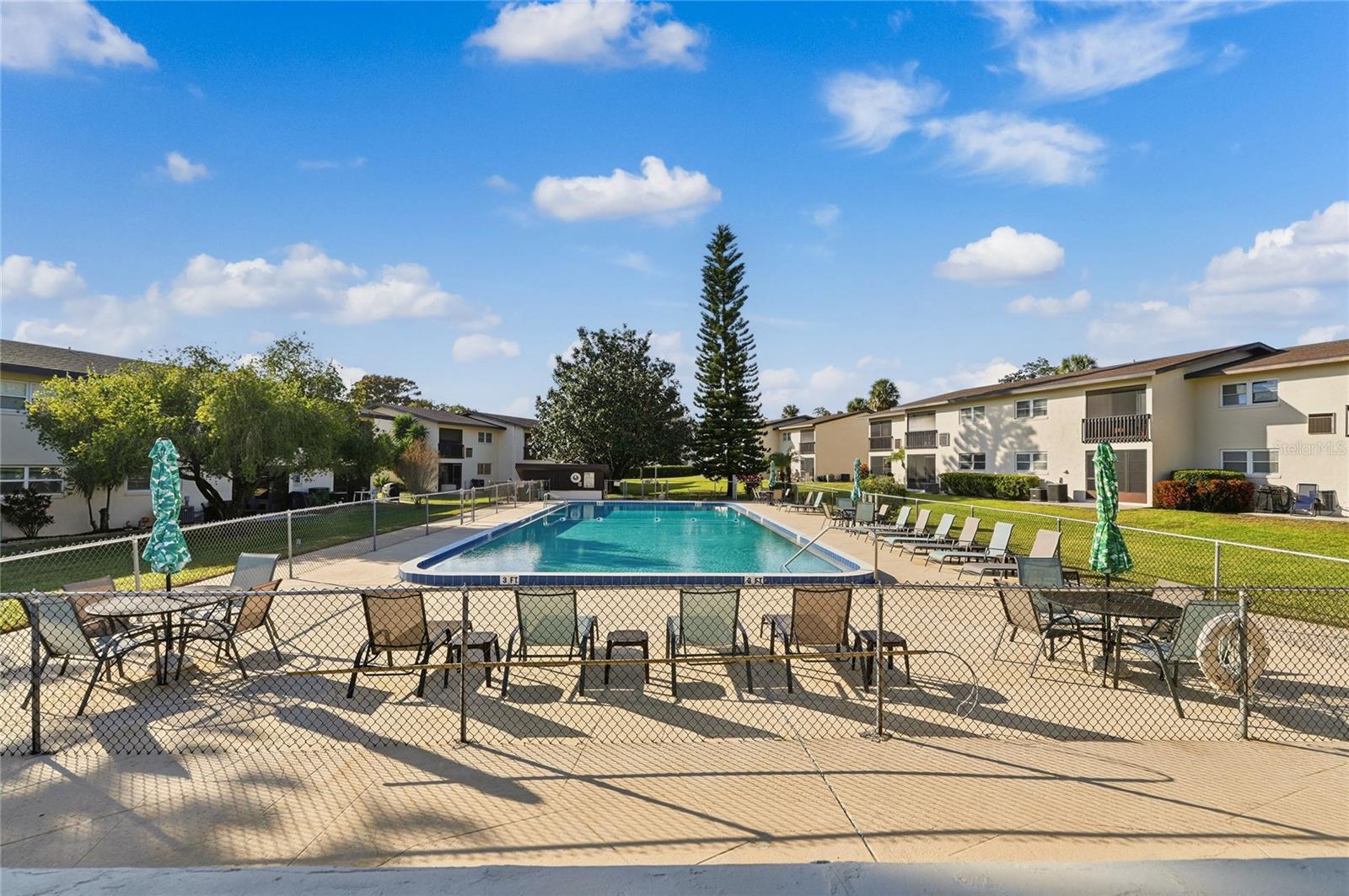 Image 28 of 38 For 900 Avenue Z Se C2