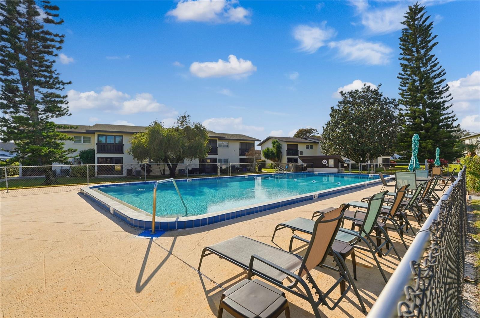 Image 30 of 38 For 900 Avenue Z Se C2