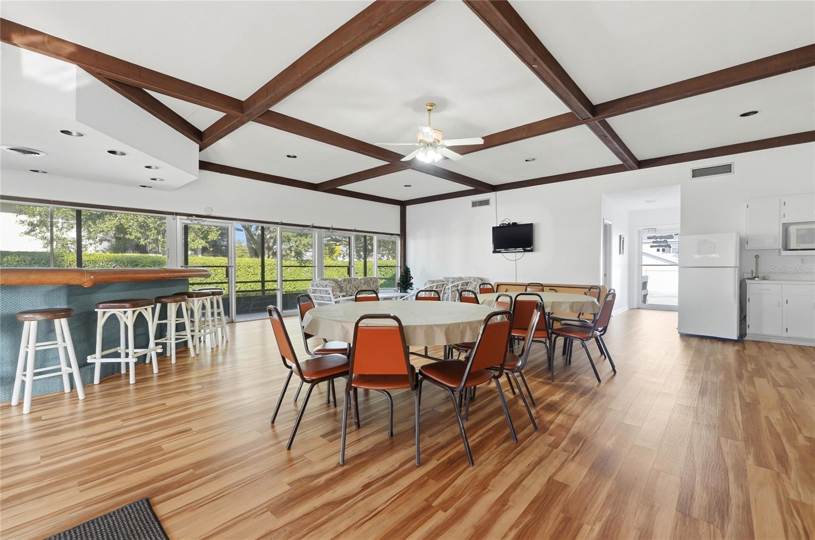 Image 32 of 38 For 900 Avenue Z Se C2