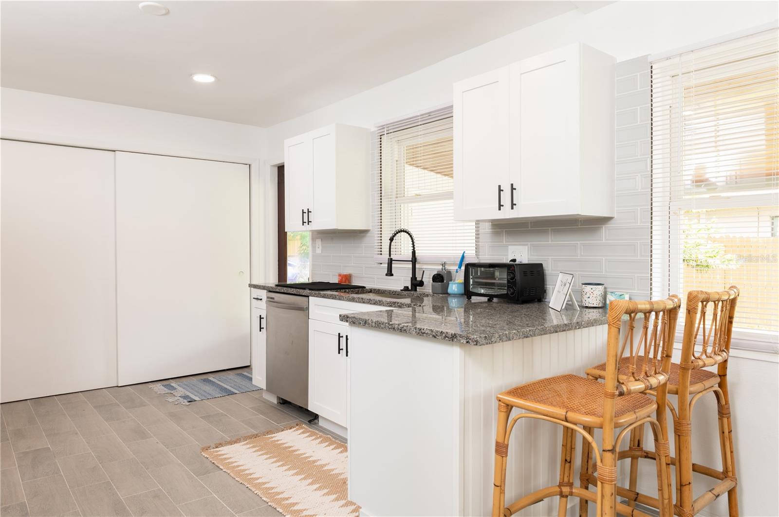 Image 9 of 41 For 2916 Maplewood Avenue