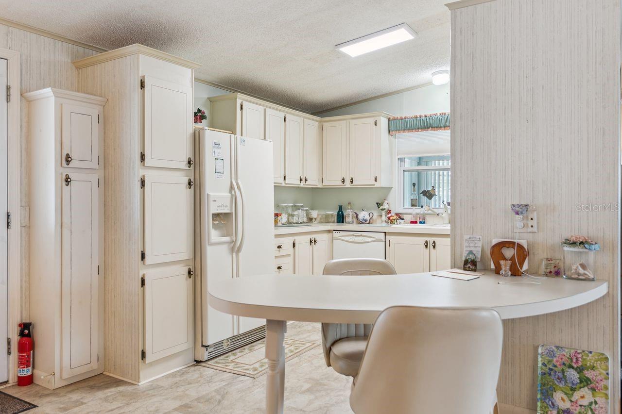 Image 11 of 34 For 6667 Briarhill Drive Ne