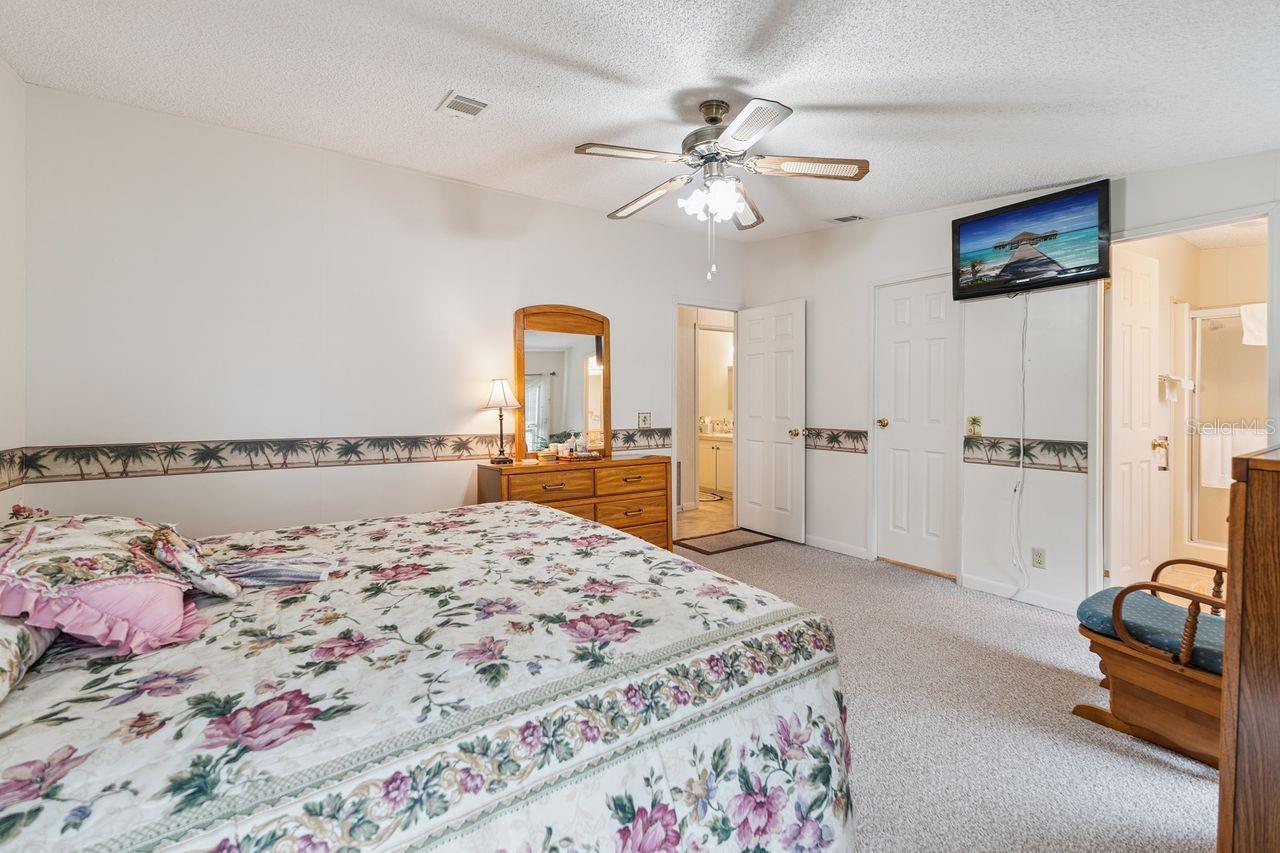 Image 17 of 34 For 6667 Briarhill Drive Ne