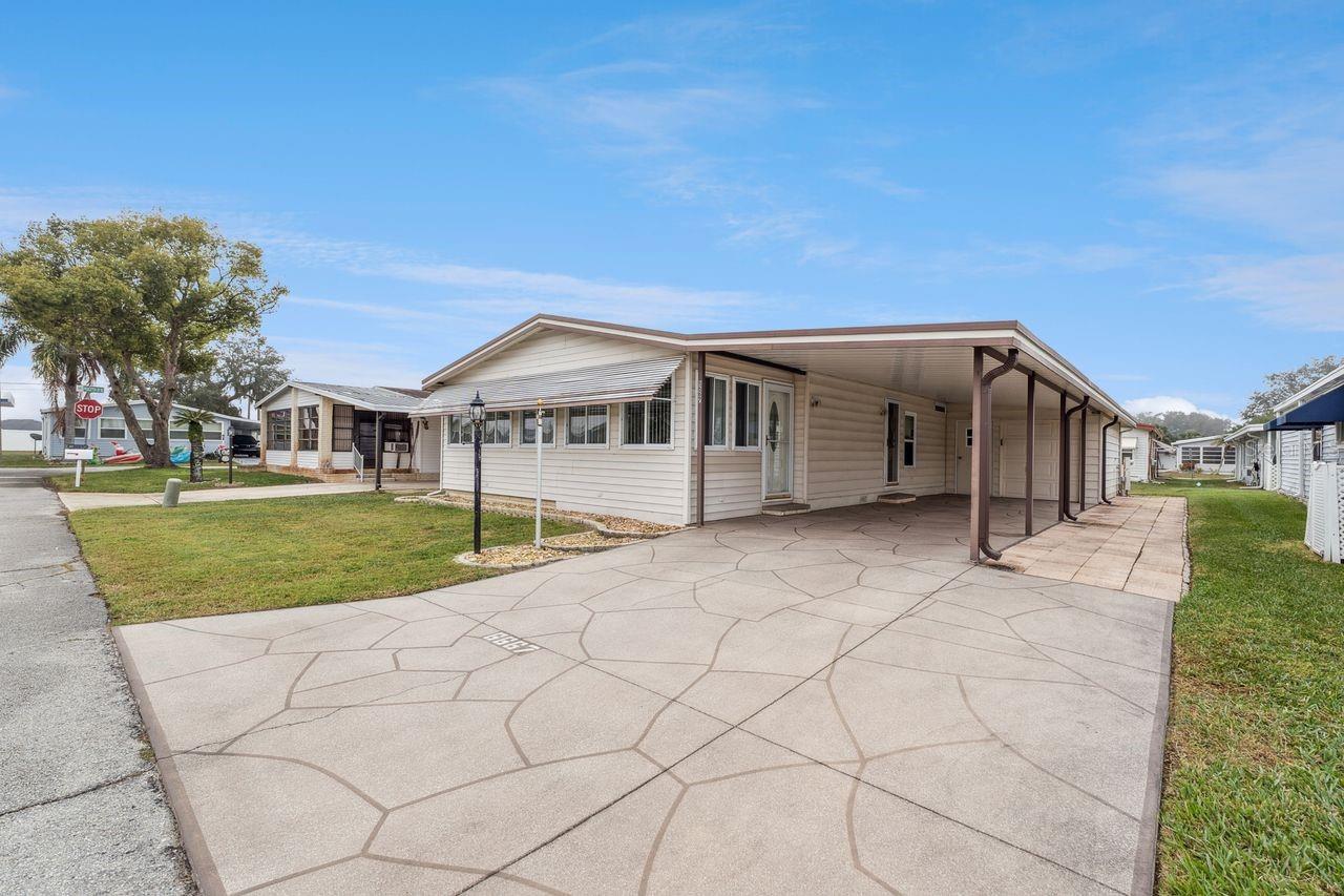 Image 3 of 34 For 6667 Briarhill Drive Ne