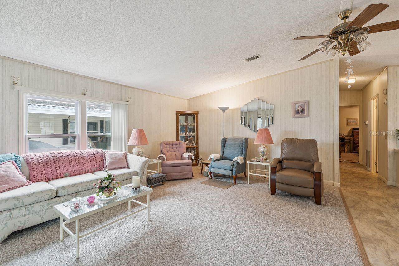 Image 8 of 34 For 6667 Briarhill Drive Ne