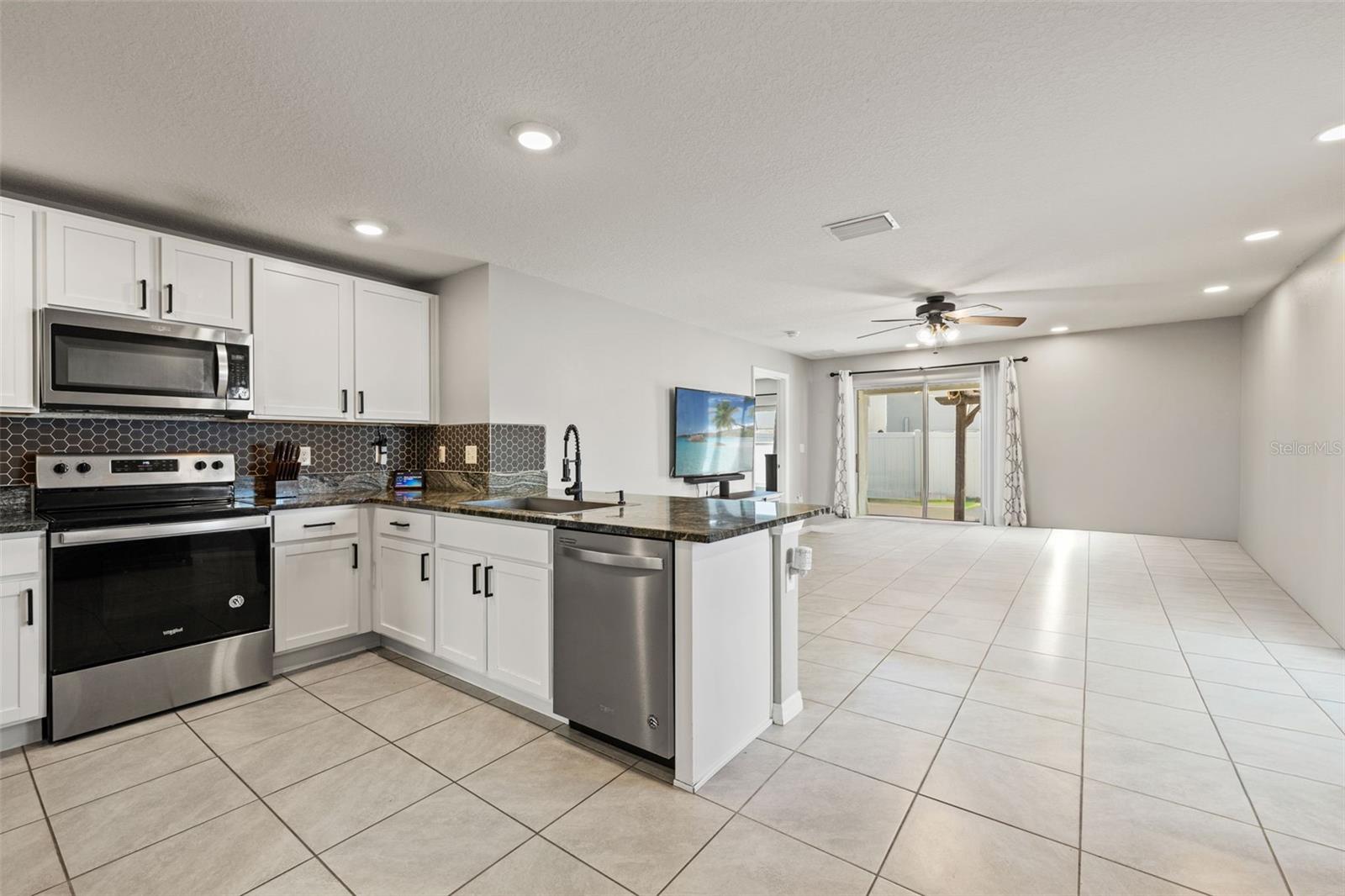 Image 12 of 42 For 12115 Lily Magnolia Lane