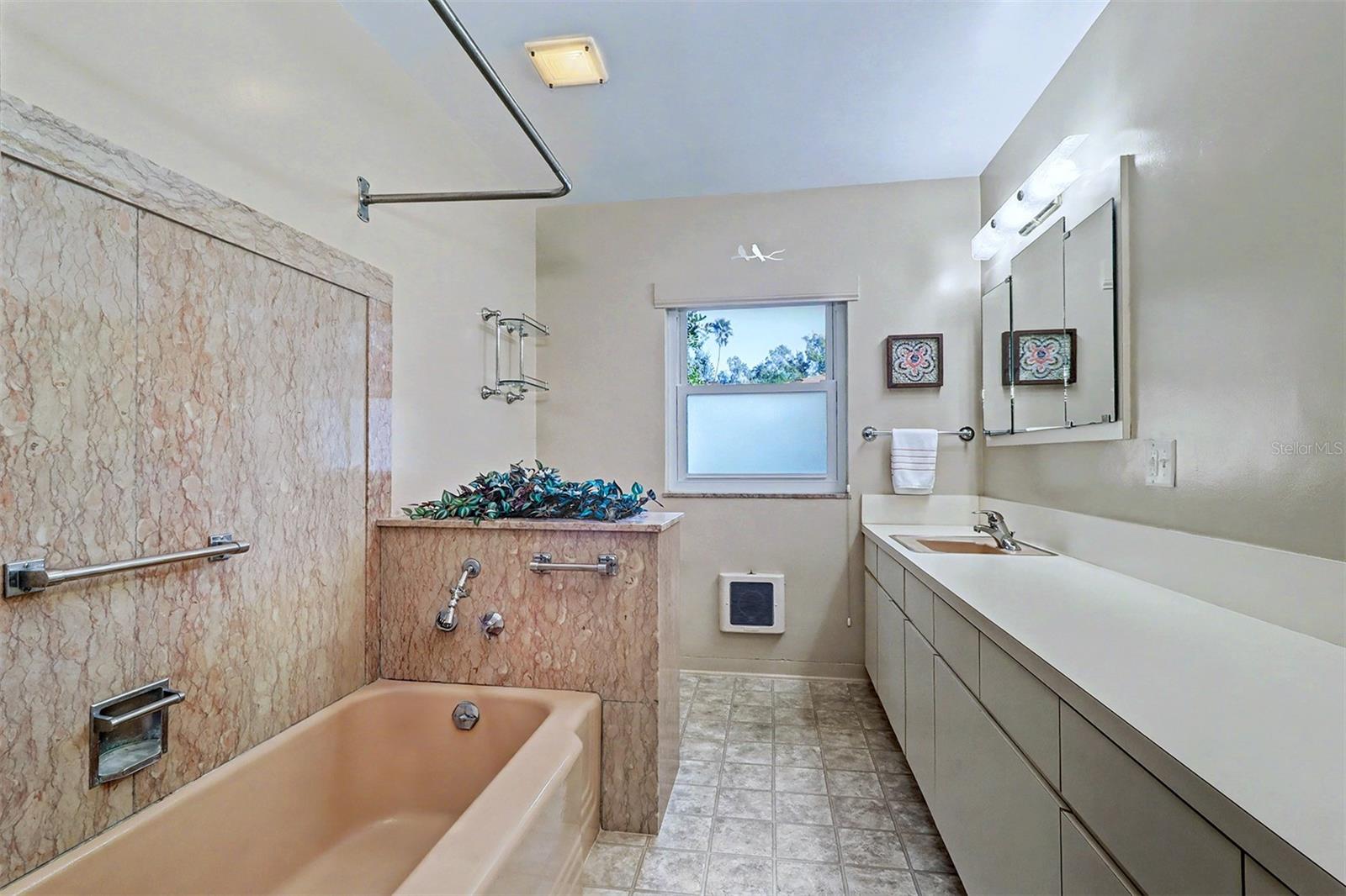 Image 16 of 36 For 1515 Serpentine Drive S