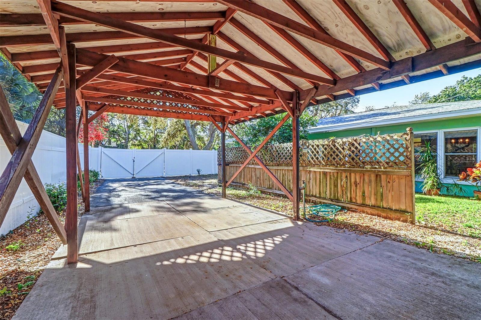 Image 20 of 36 For 1515 Serpentine Drive S