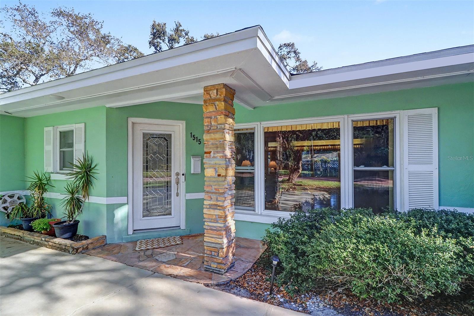 Image 24 of 36 For 1515 Serpentine Drive S