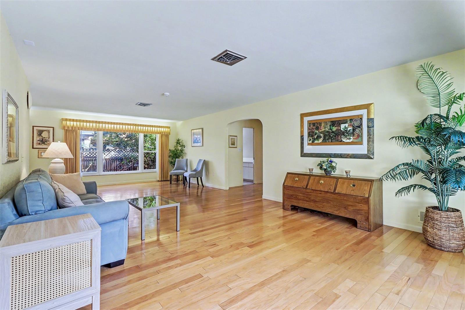 Image 3 of 36 For 1515 Serpentine Drive S