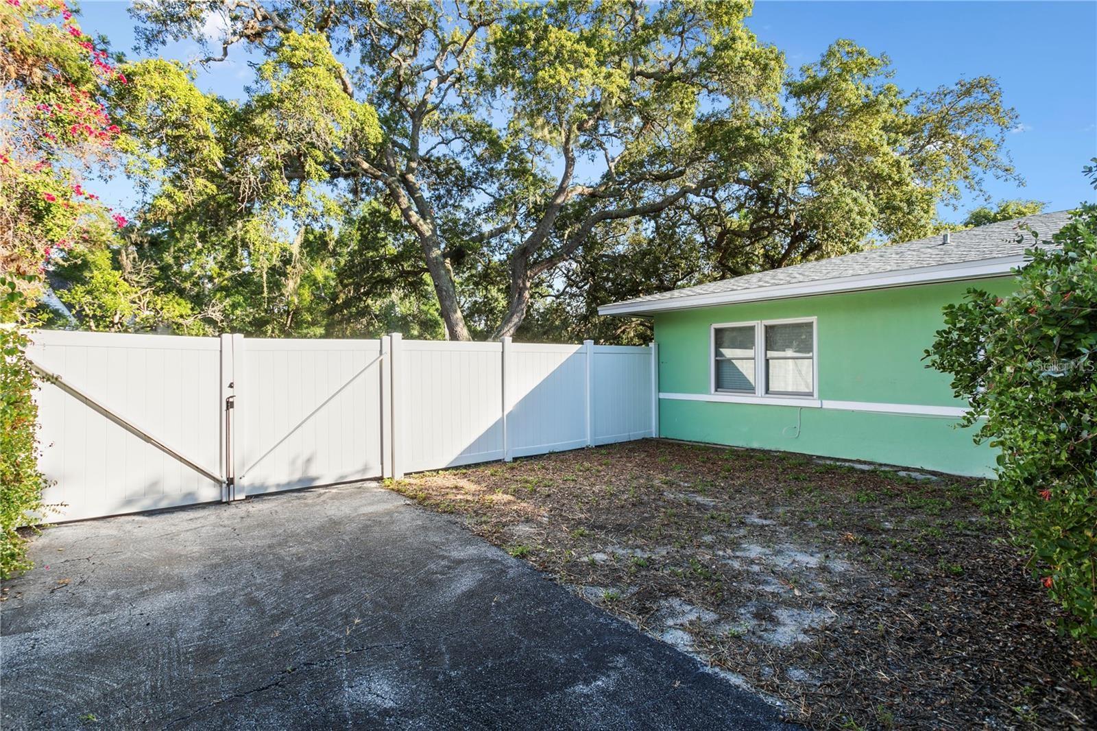 Image 31 of 36 For 1515 Serpentine Drive S