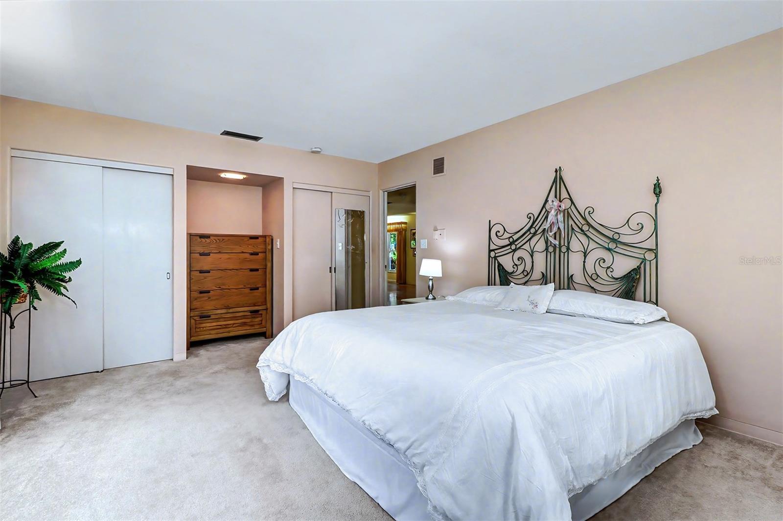 Image 7 of 36 For 1515 Serpentine Drive S