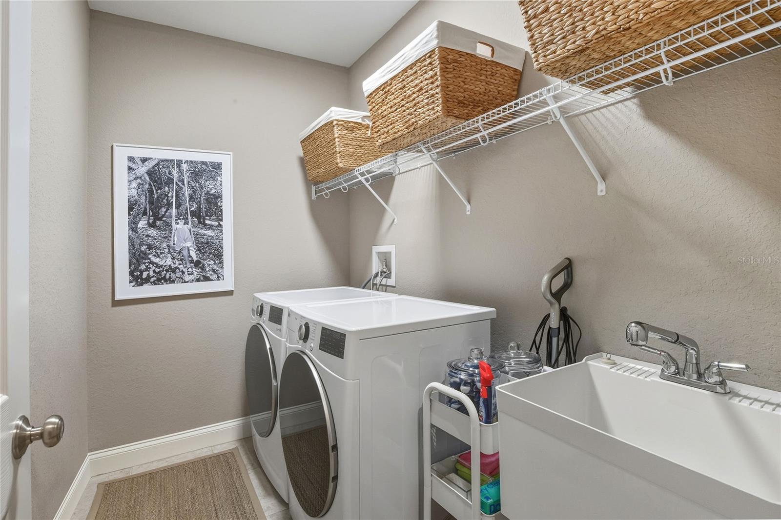 Image 28 of 55 For 2956 Mission Lakes Drive 49