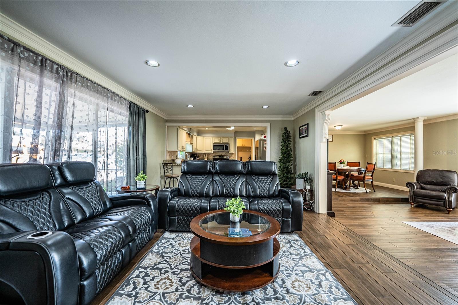 Image 26 of 49 For 1140 George Street