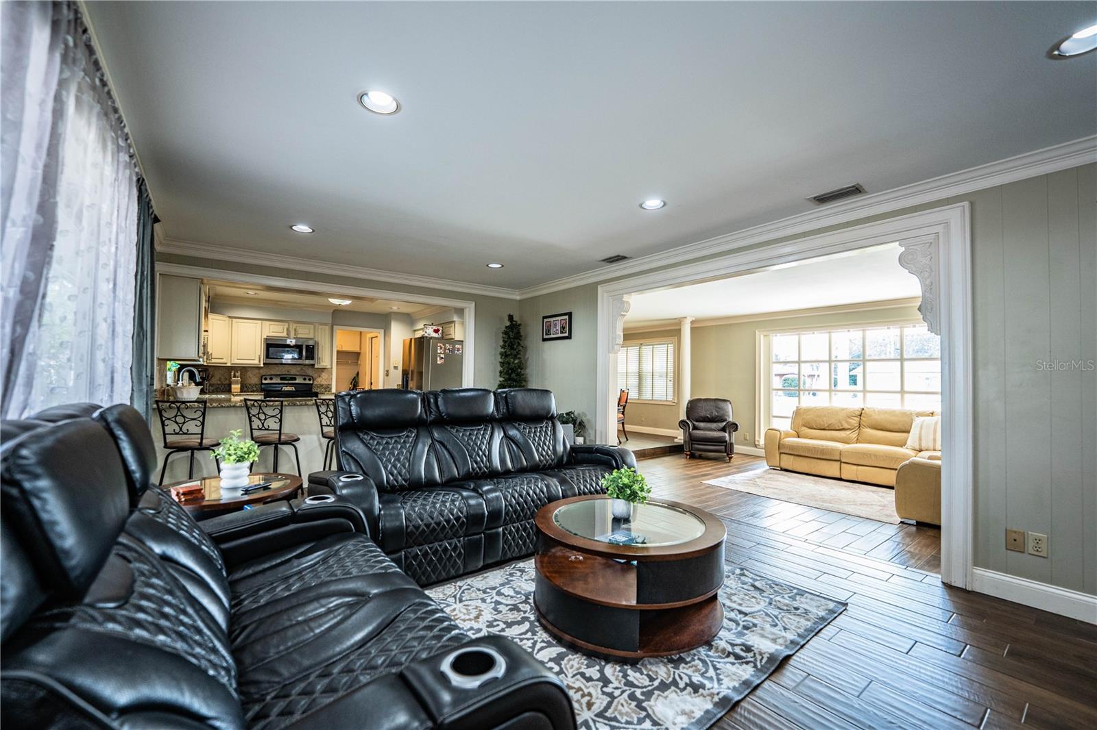 Image 27 of 49 For 1140 George Street