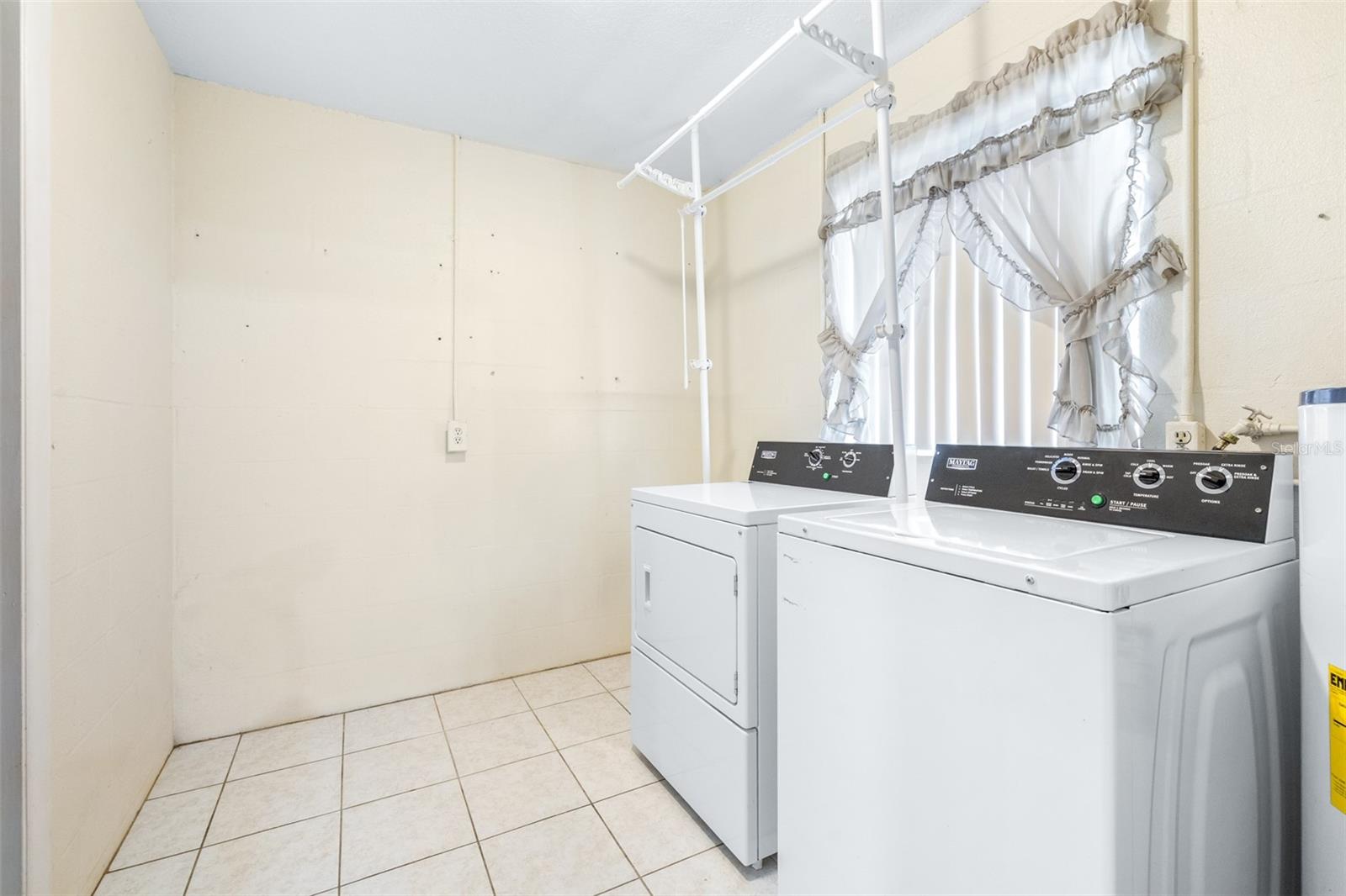 Image 17 of 85 For 1645 County Road 630 W