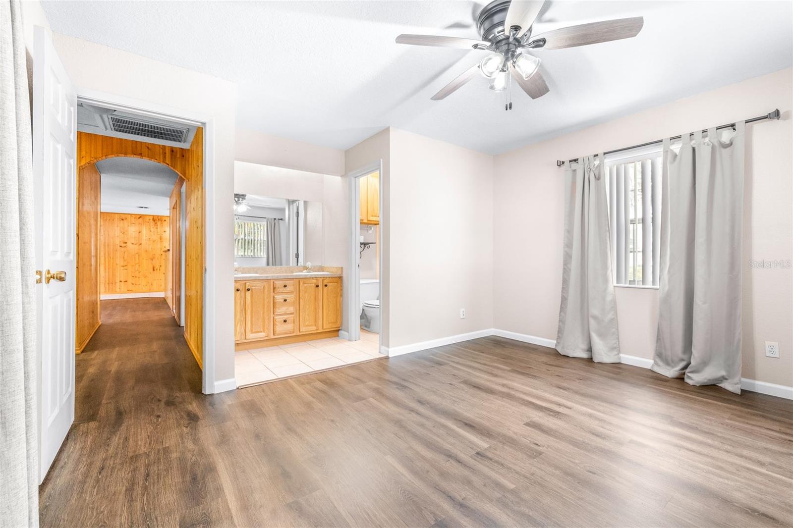 Image 22 of 85 For 1645 County Road 630 W