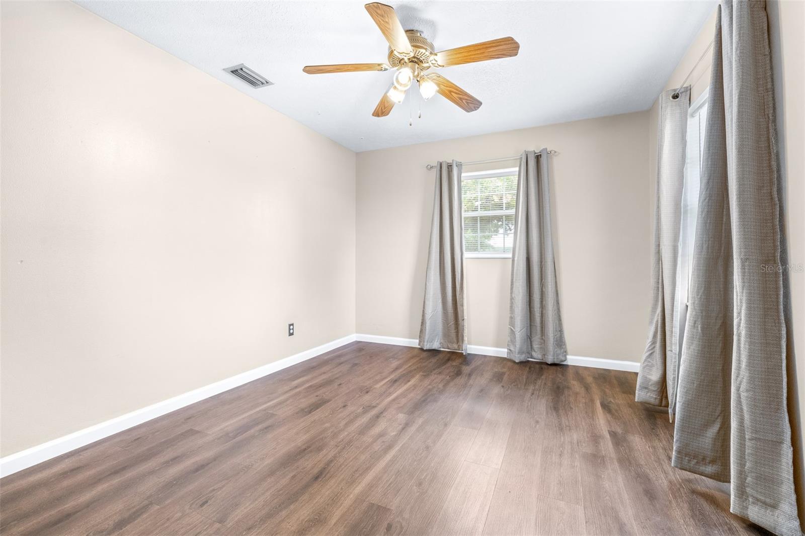 Image 27 of 85 For 1645 County Road 630 W