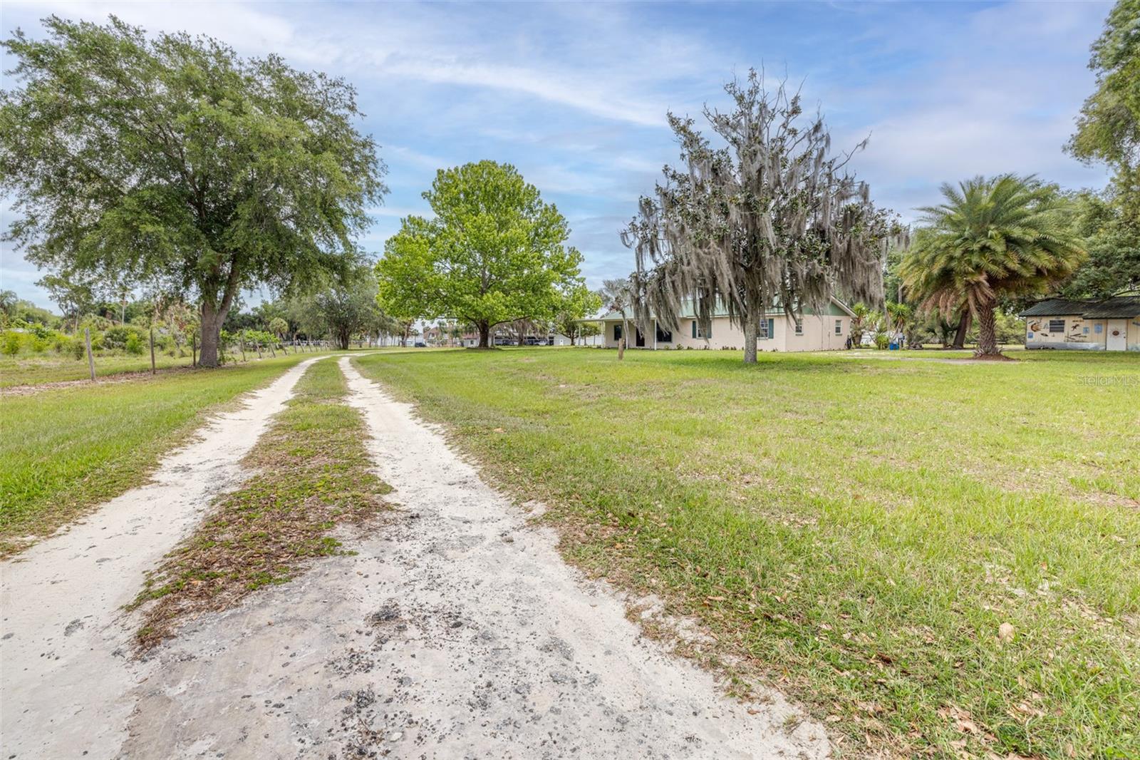 Image 62 of 85 For 1645 County Road 630 W