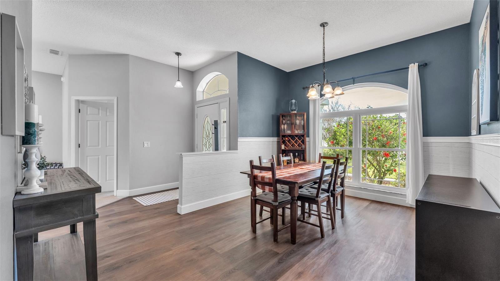 Image 6 of 63 For 3202 Summerland Hills Court