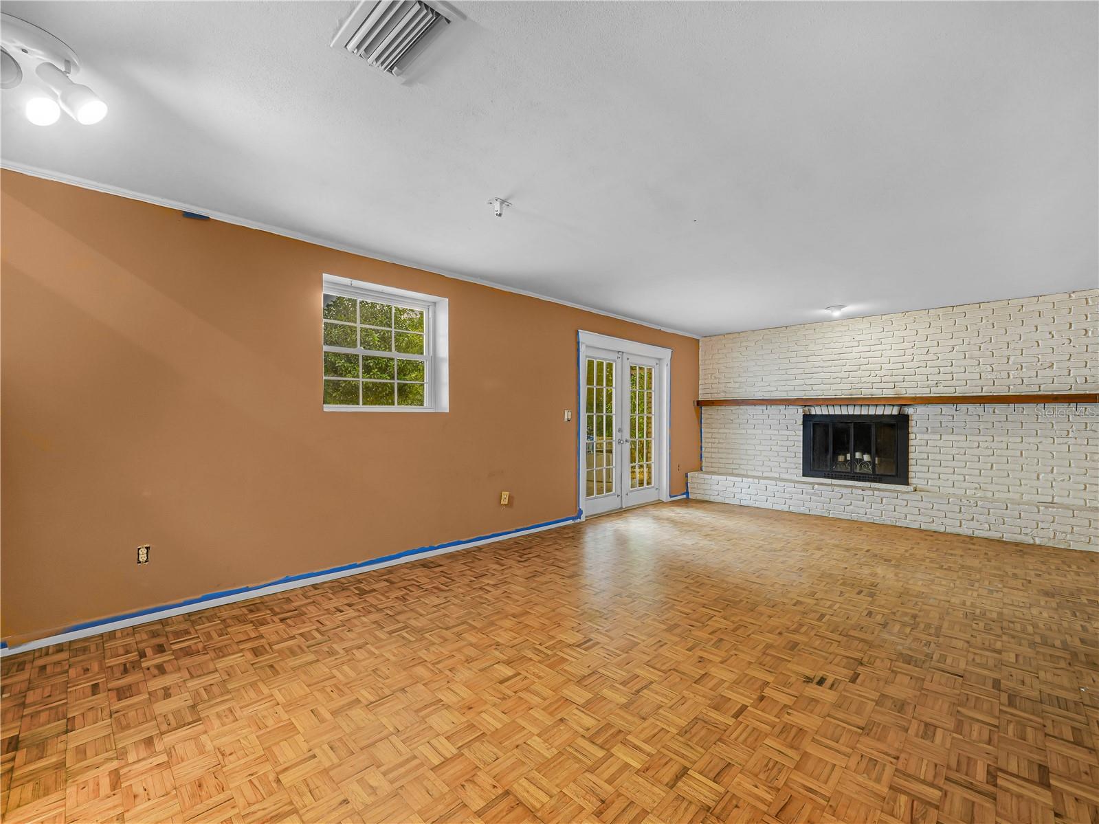 Image 10 of 35 For 129 Lake Otis Road Se