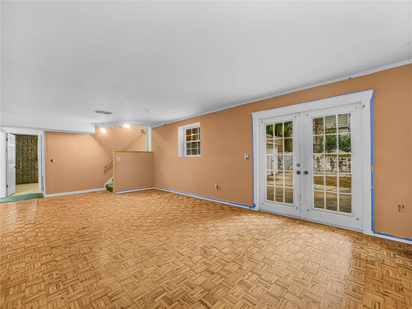 Image 11 of 35 For 129 Lake Otis Road Se