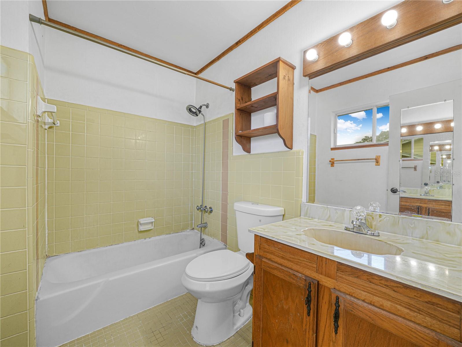 Image 19 of 35 For 129 Lake Otis Road Se