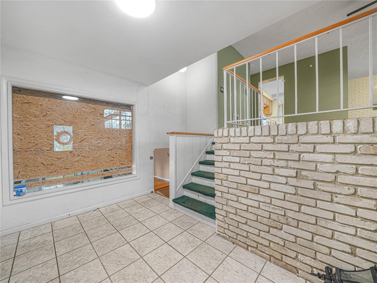 Image 2 of 35 For 129 Lake Otis Road Se