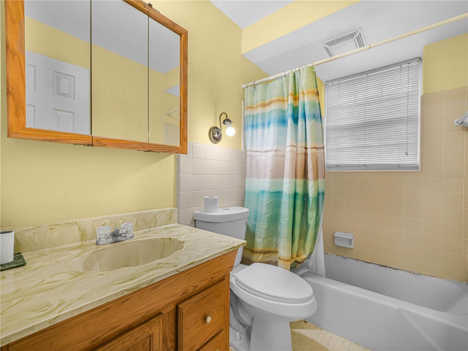 Image 24 of 35 For 129 Lake Otis Road Se