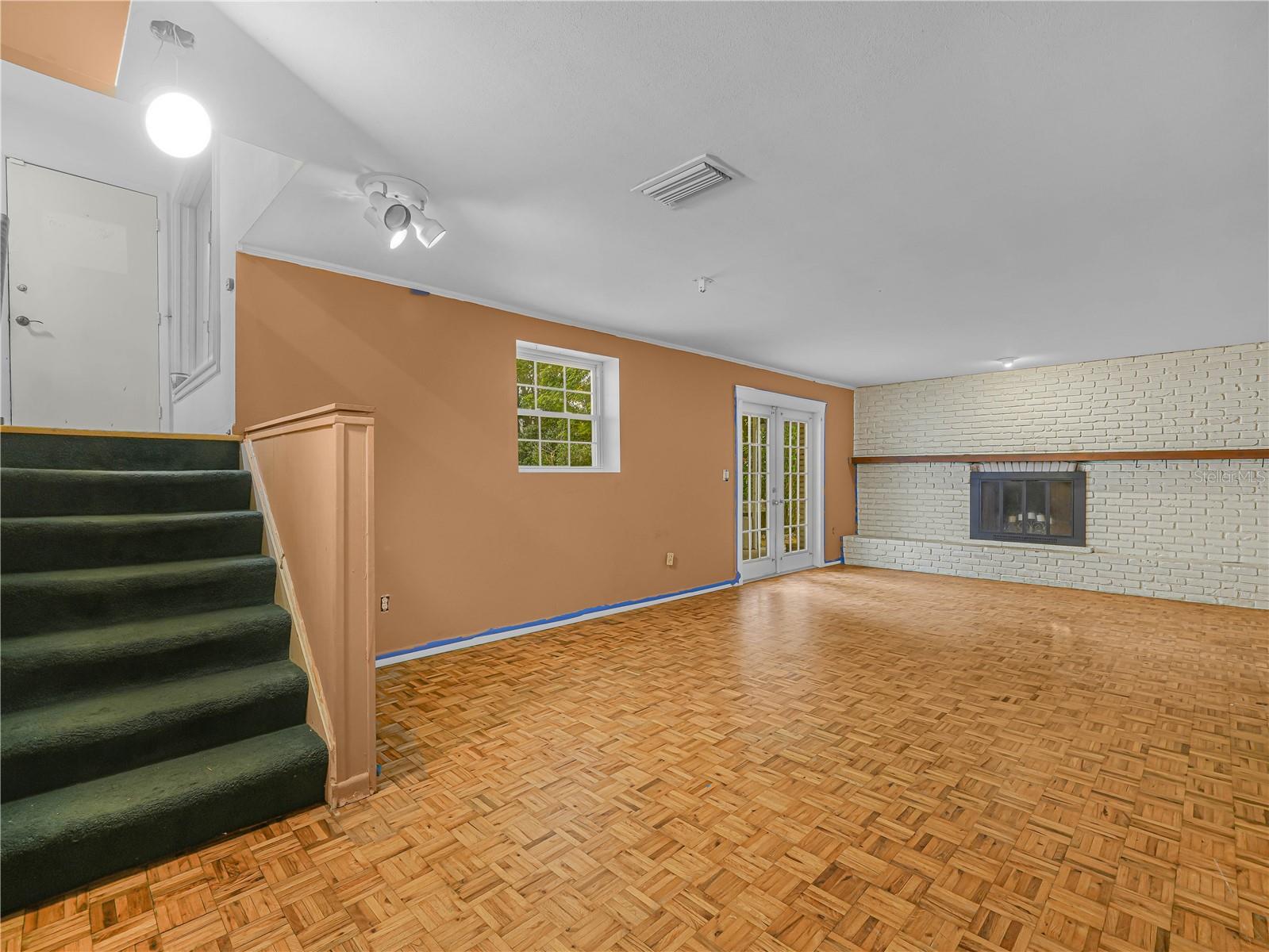 Image 9 of 35 For 129 Lake Otis Road Se