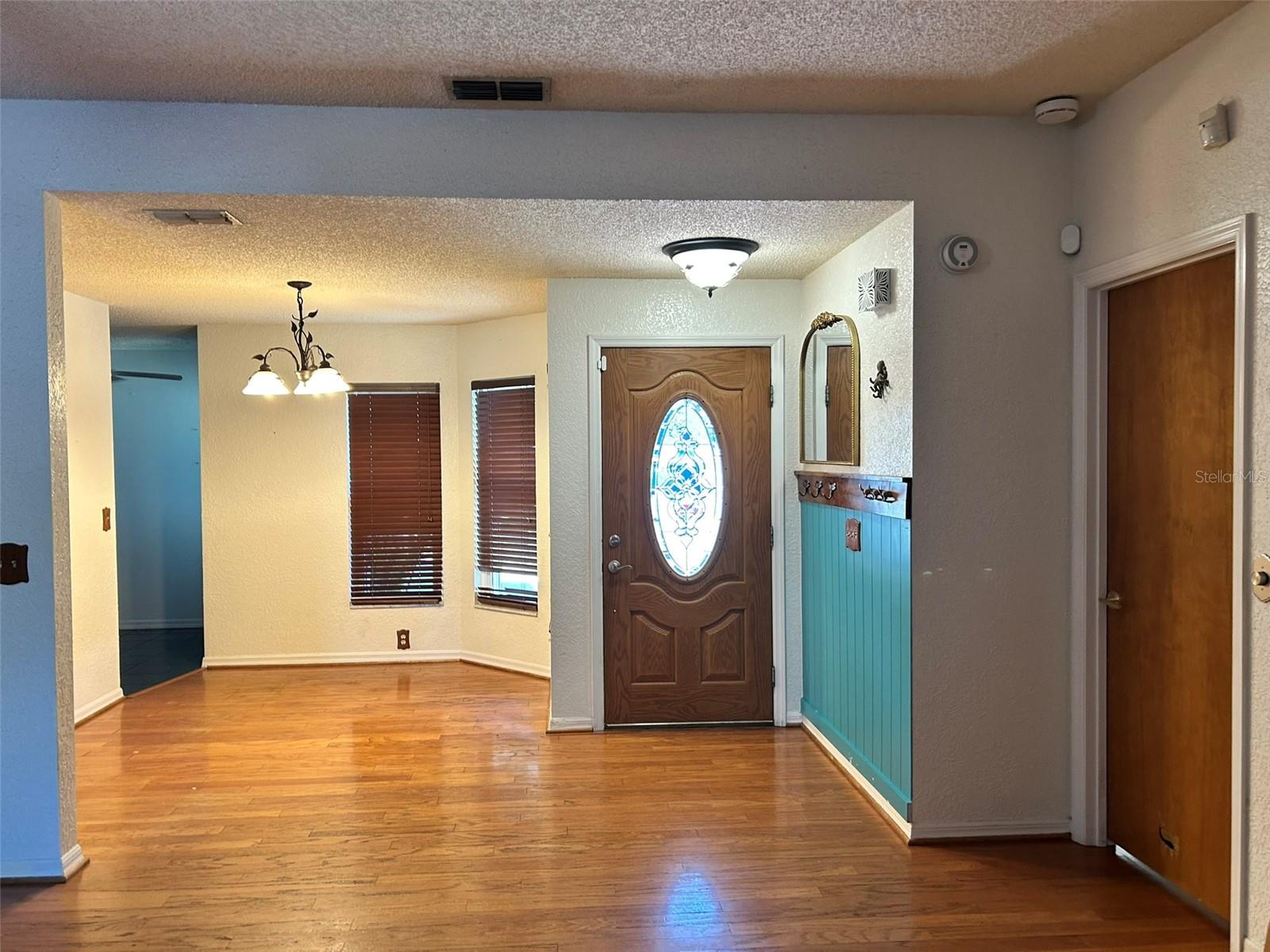 Image 6 of 27 For 811 Carlton Avenue