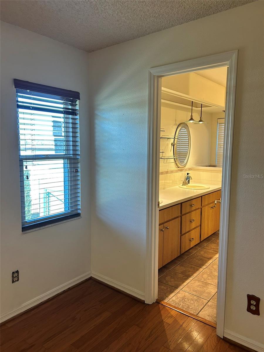 Image 9 of 27 For 811 Carlton Avenue