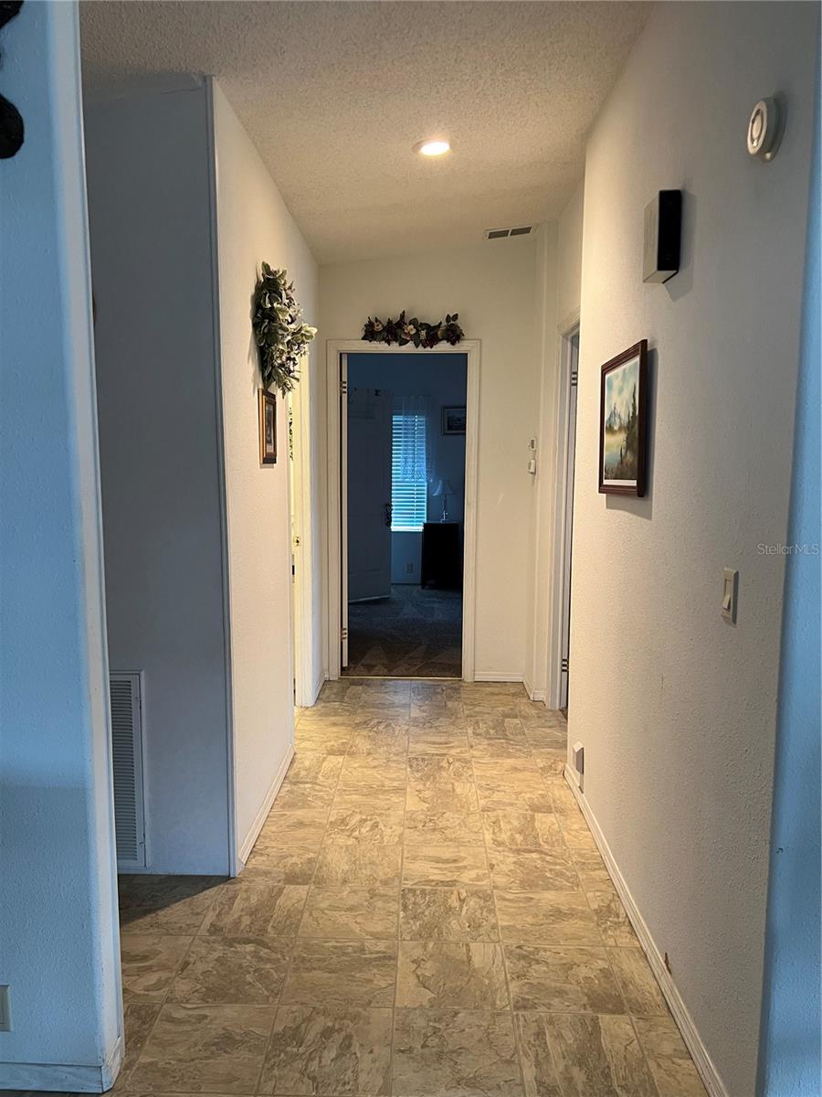 Image 10 of 17 For 6236 Knotty Pine Drive Se