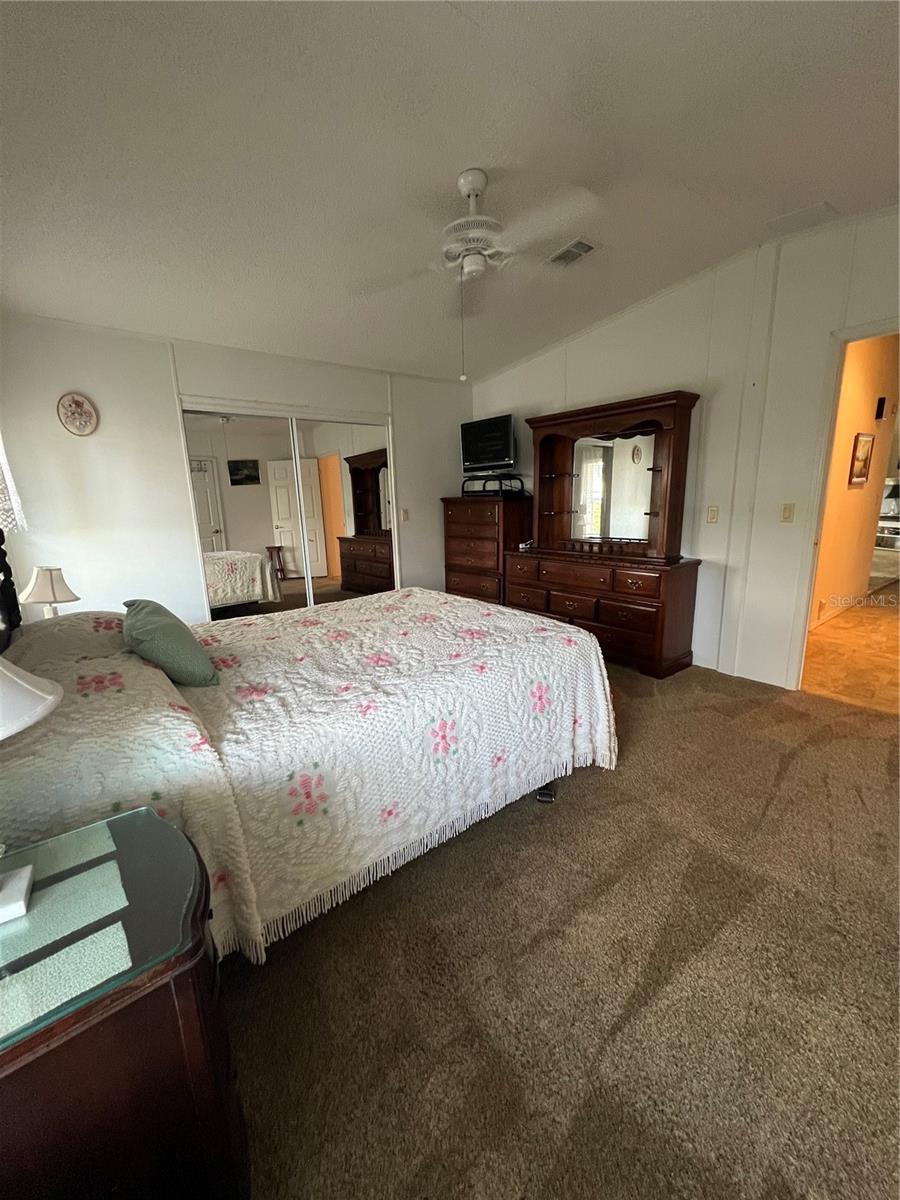 Image 11 of 17 For 6236 Knotty Pine Drive Se