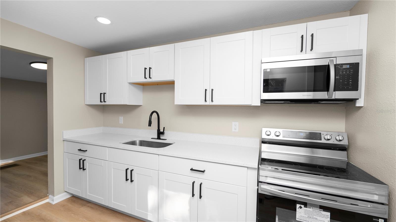 Listing photo id 8 for 1903 Lime Street