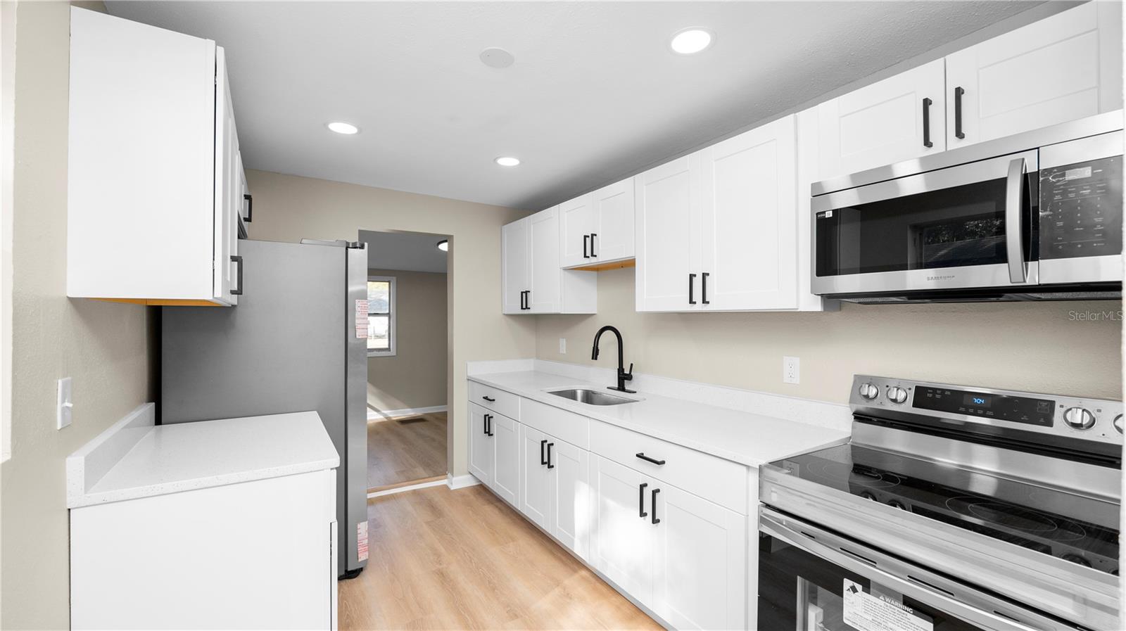 Listing photo id 9 for 1903 Lime Street