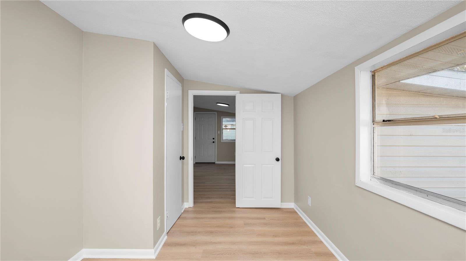 Listing photo id 15 for 1903 Lime Street