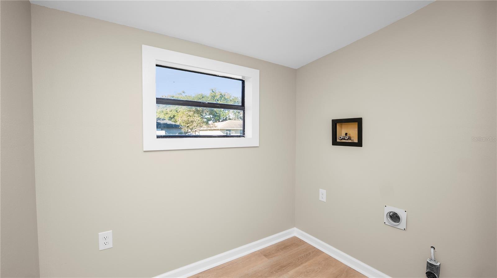 Listing photo id 20 for 1903 Lime Street