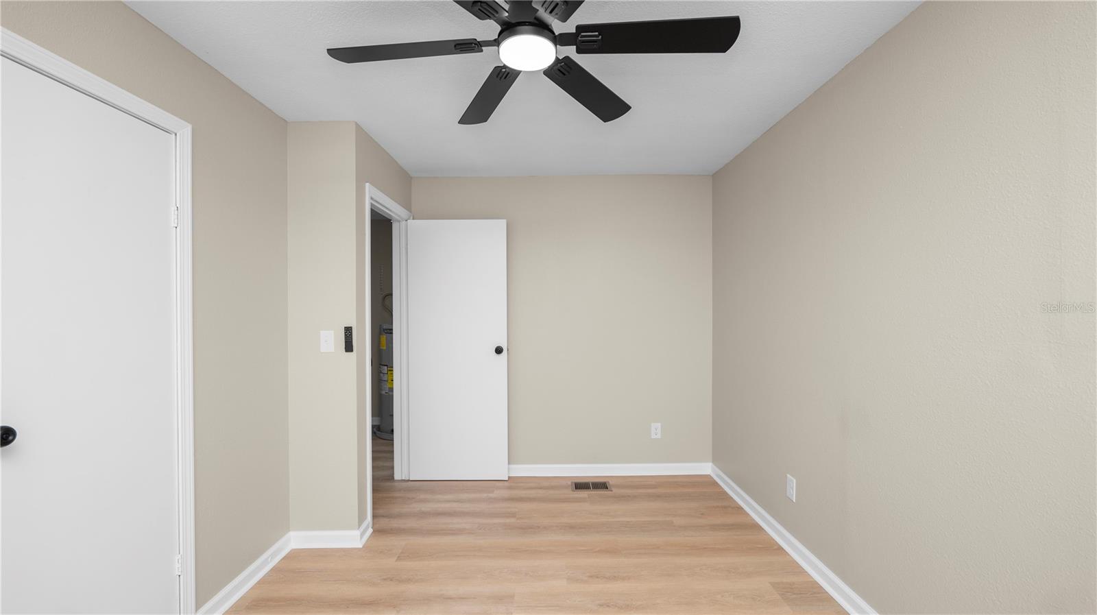 Listing photo id 23 for 1903 Lime Street