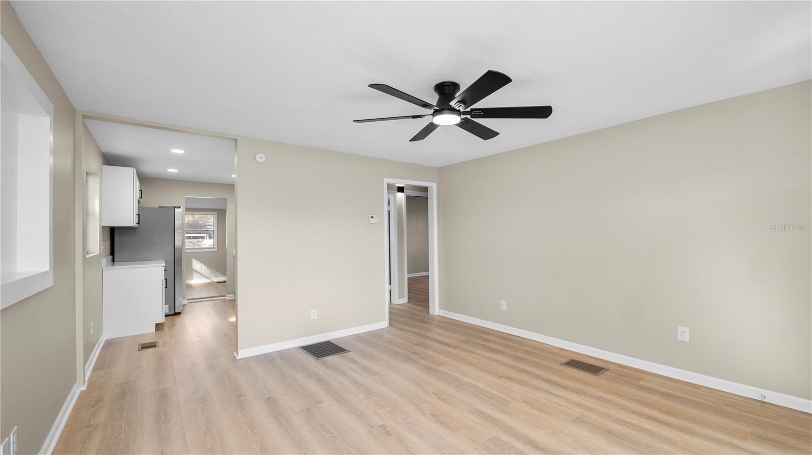 Listing photo id 4 for 1903 Lime Street