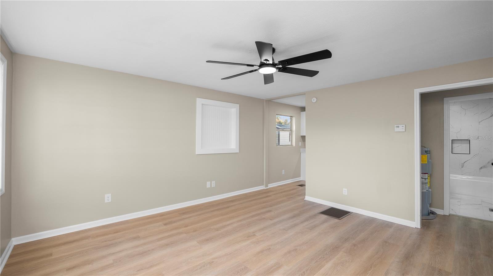 Listing photo id 6 for 1903 Lime Street