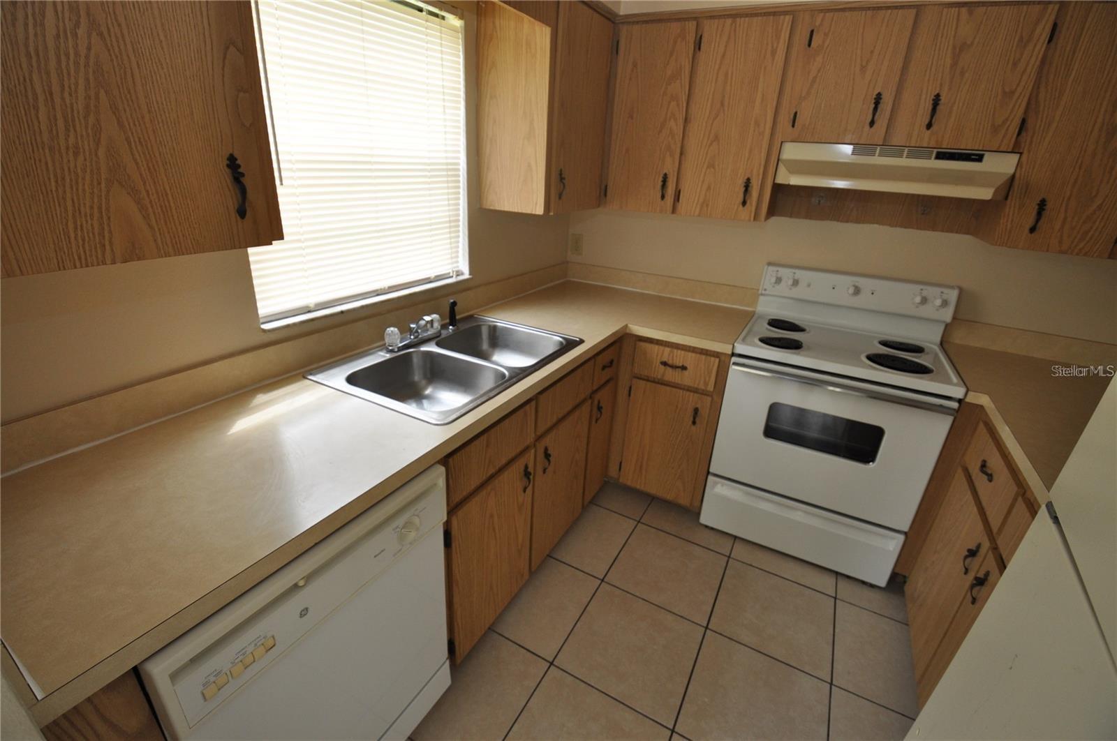 Image 2 of 12 For 127 Shannon Drive