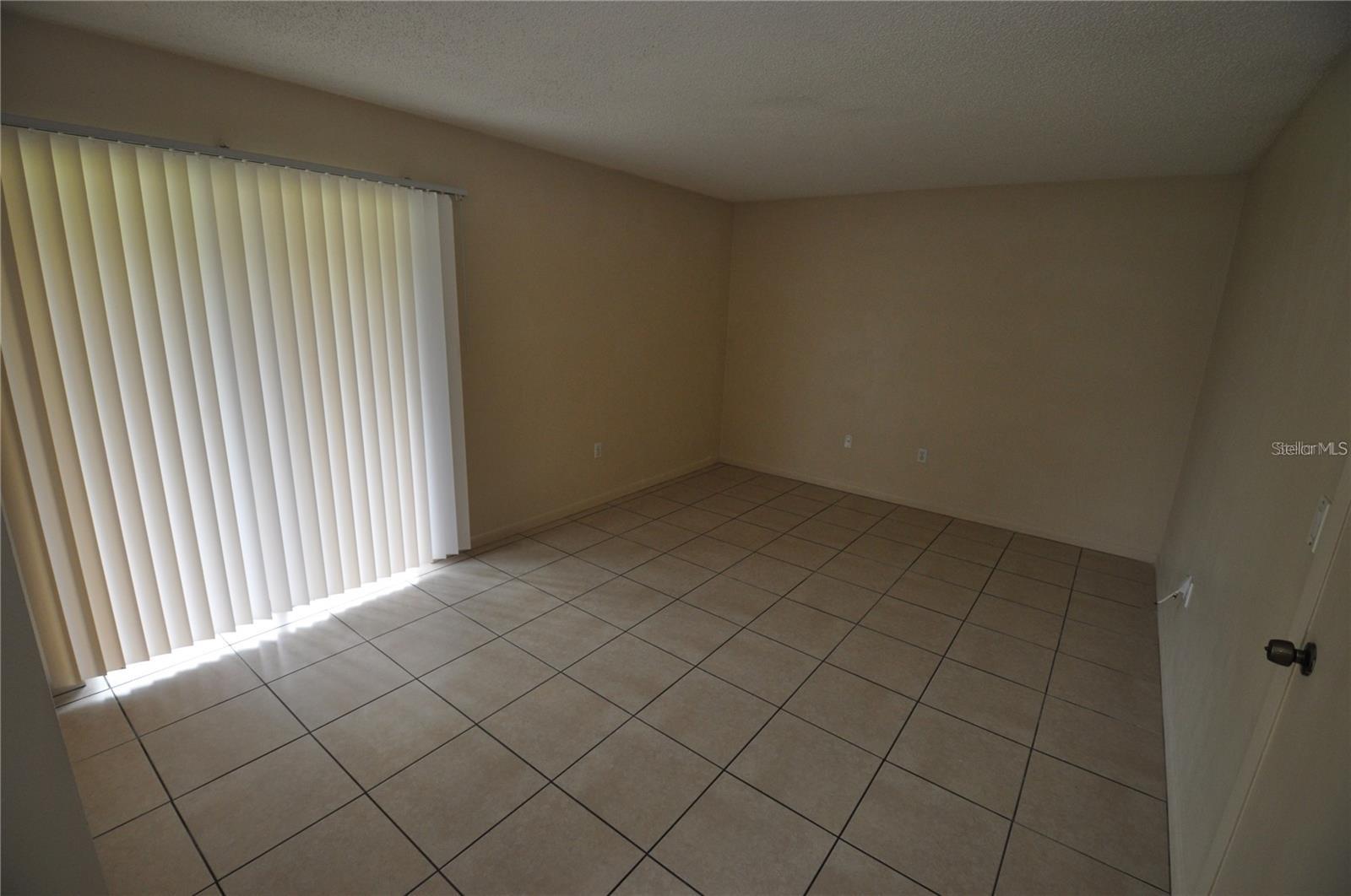 Image 4 of 12 For 127 Shannon Drive