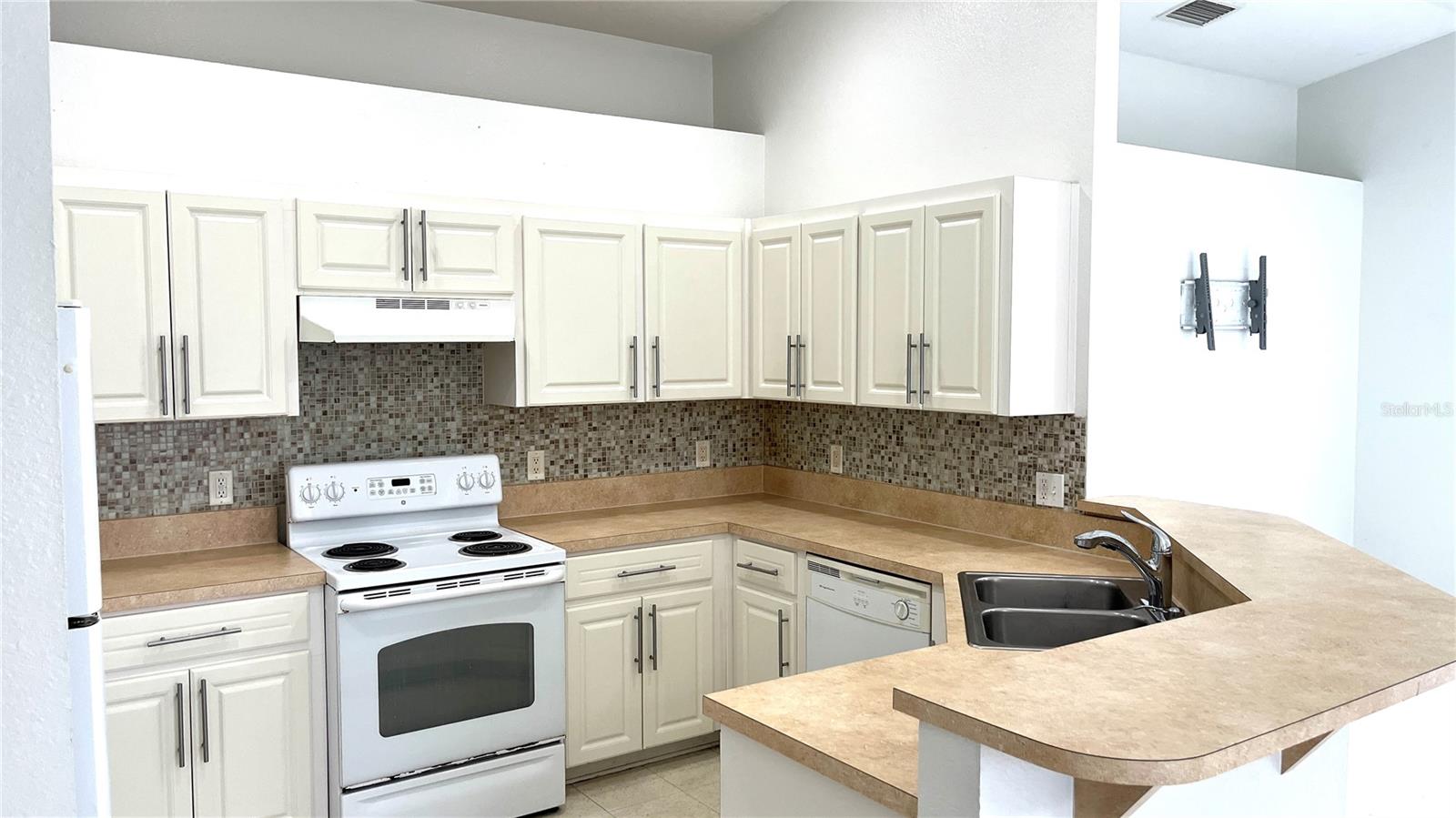 Image 3 of 14 For 1310 Myrtle Street