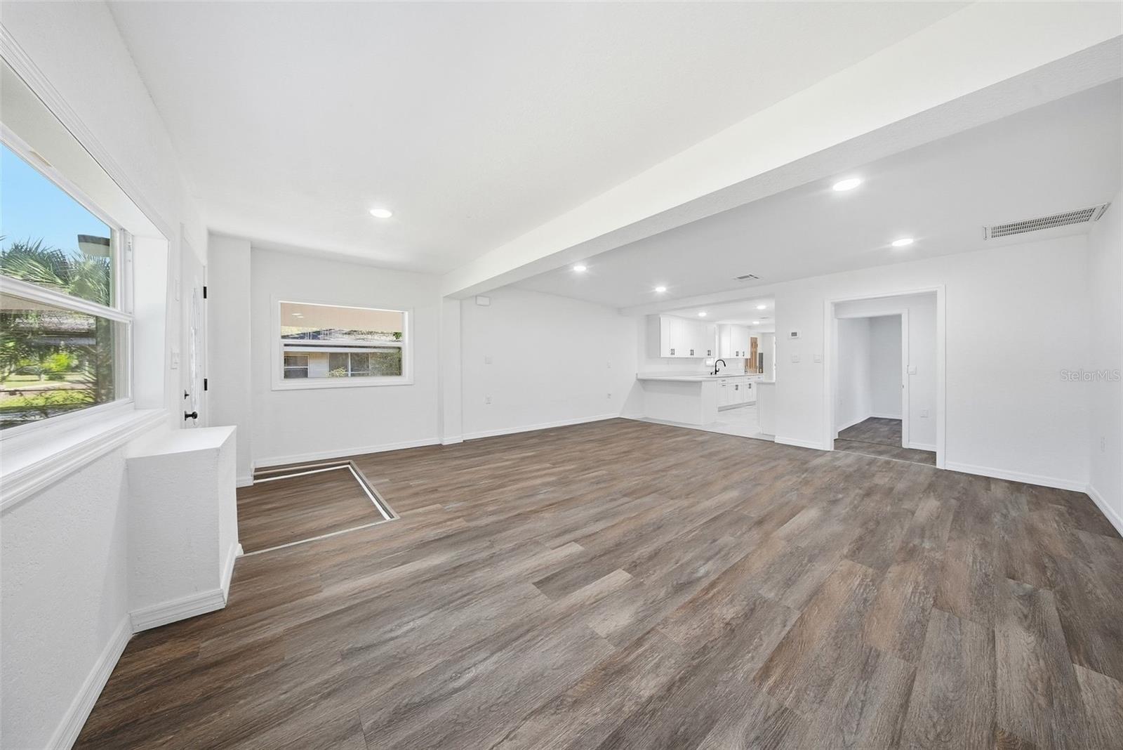 Image 11 of 37 For 1120 Marjorie Street