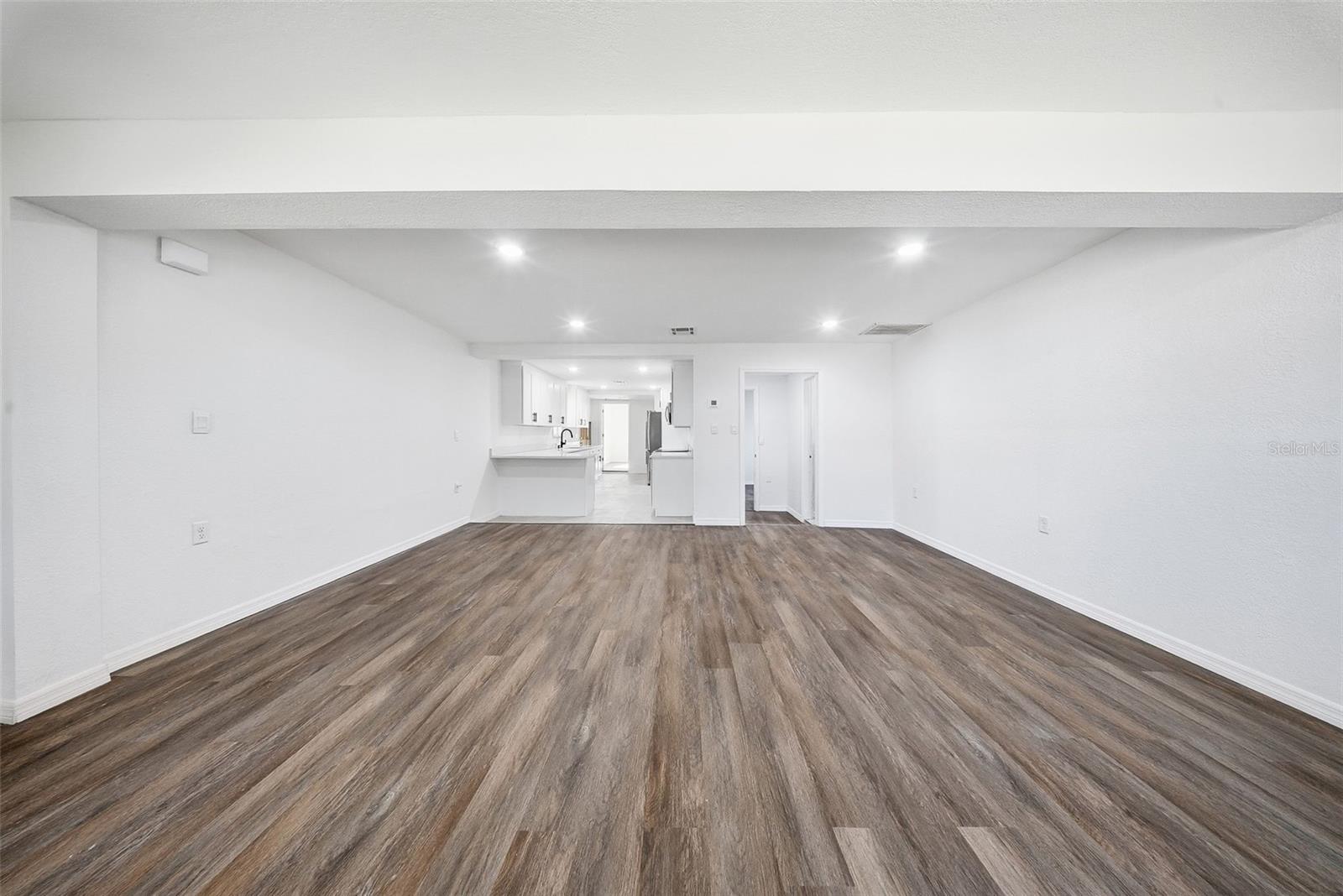 Image 12 of 37 For 1120 Marjorie Street