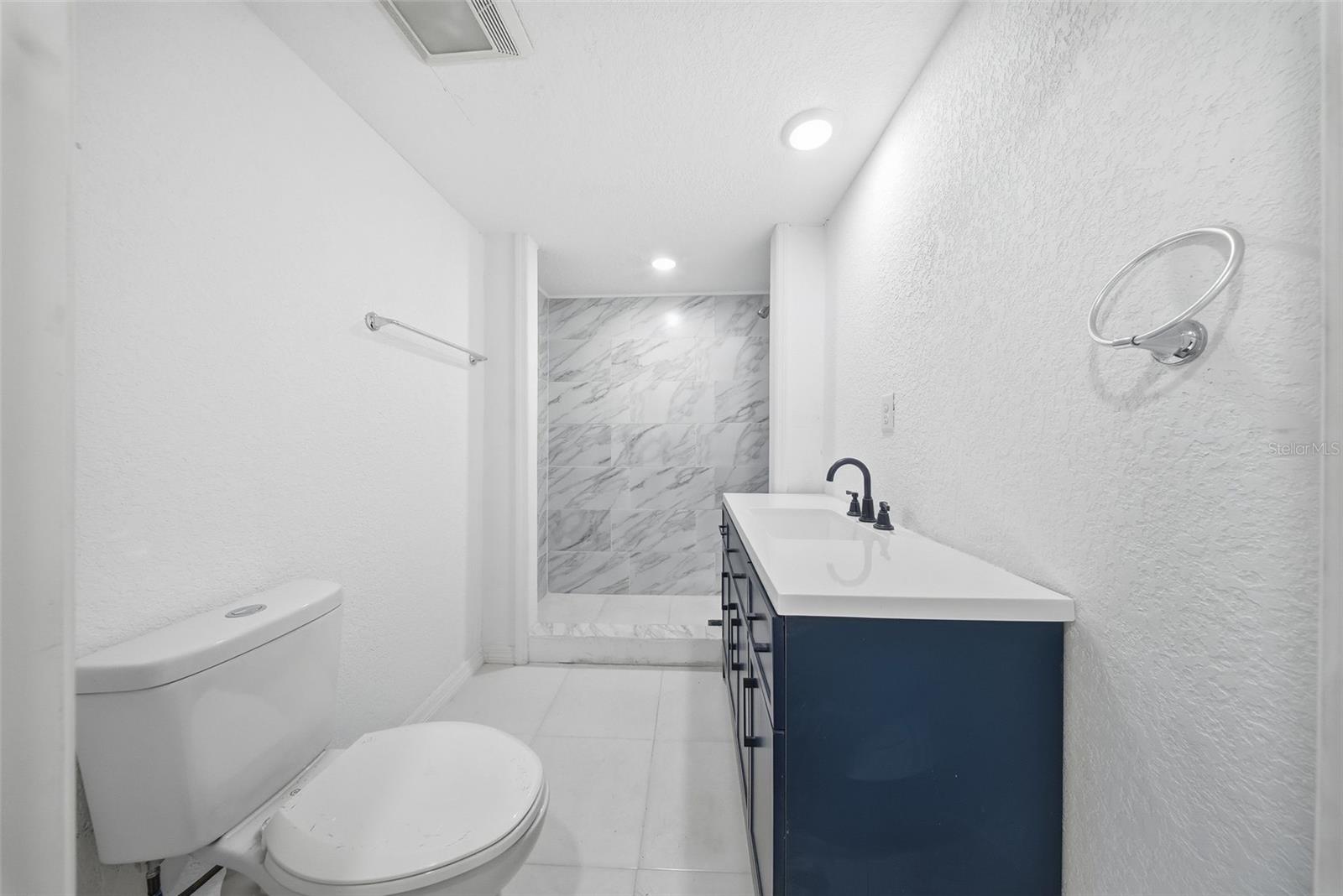 Image 22 of 37 For 1120 Marjorie Street