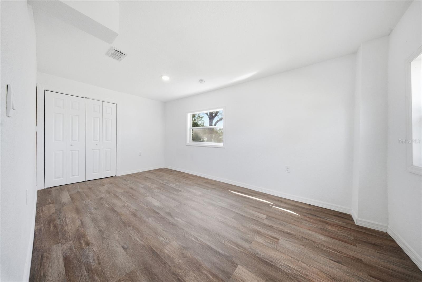 Image 23 of 37 For 1120 Marjorie Street