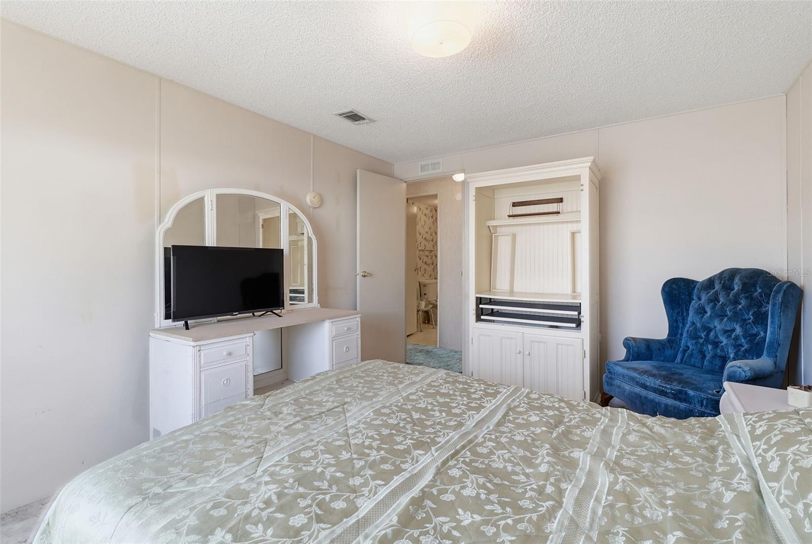 Image 16 of 39 For 6644 Princeton Drive Ne