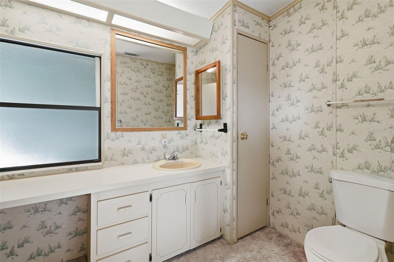 Image 19 of 39 For 6644 Princeton Drive Ne