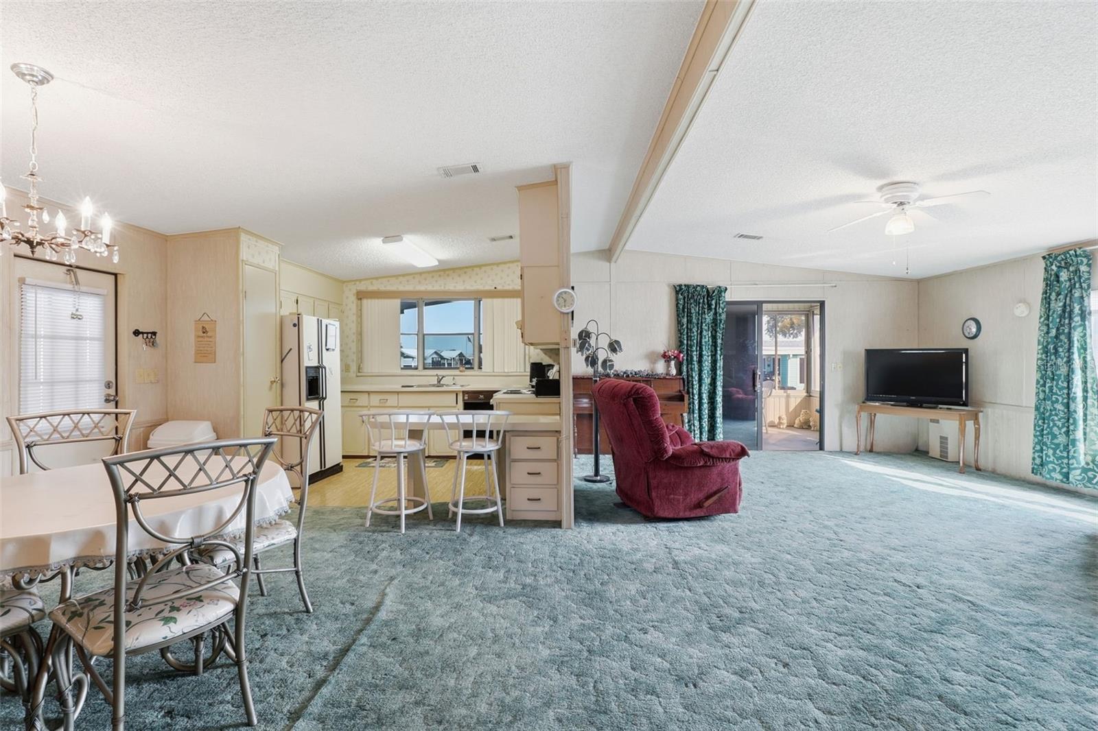 Image 3 of 39 For 6644 Princeton Drive Ne